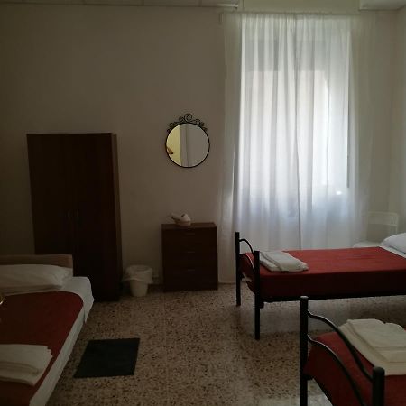 Leda B&B Ливорно Екстериор снимка