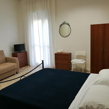 Leda B&B Ливорно Екстериор снимка