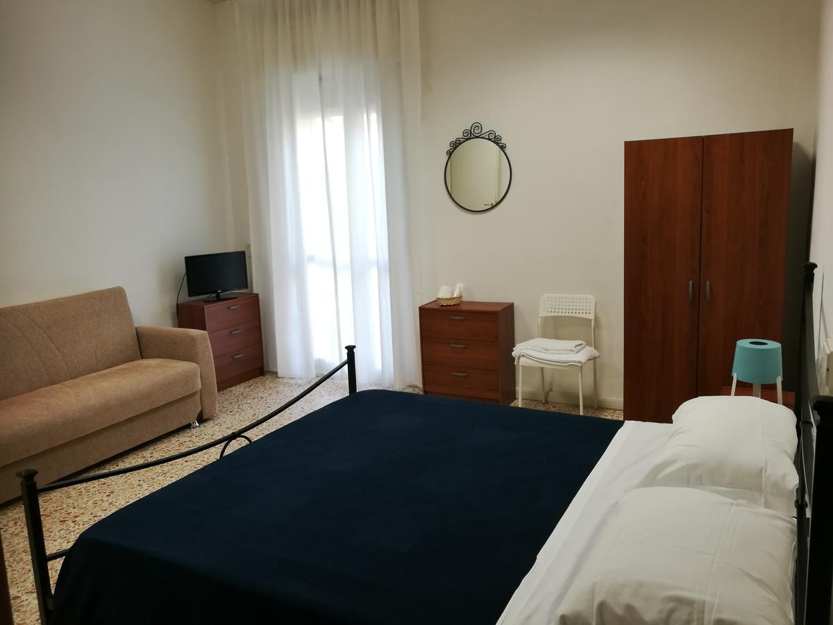Leda B&B Ливорно Екстериор снимка